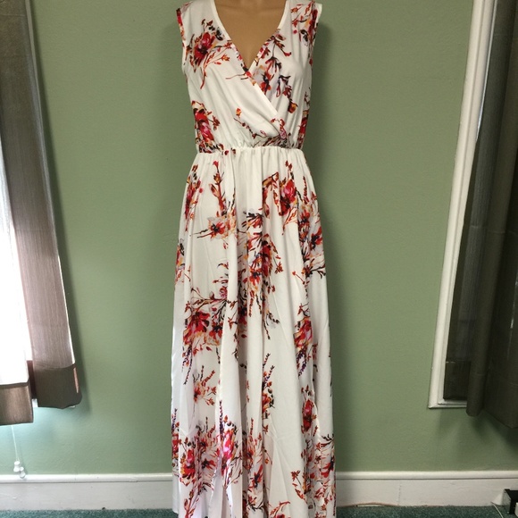 Dresses & Skirts - Long dress in size small